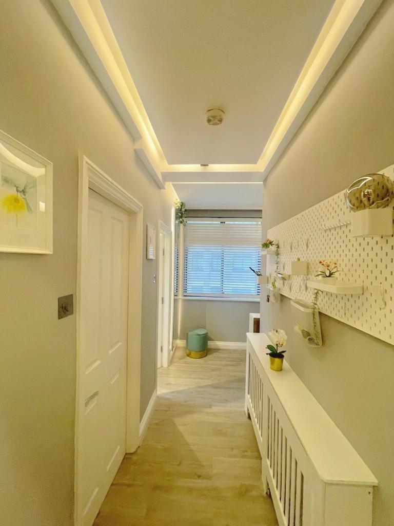 Stylish, Fully Equipped Beside Hyde Park Apartment London